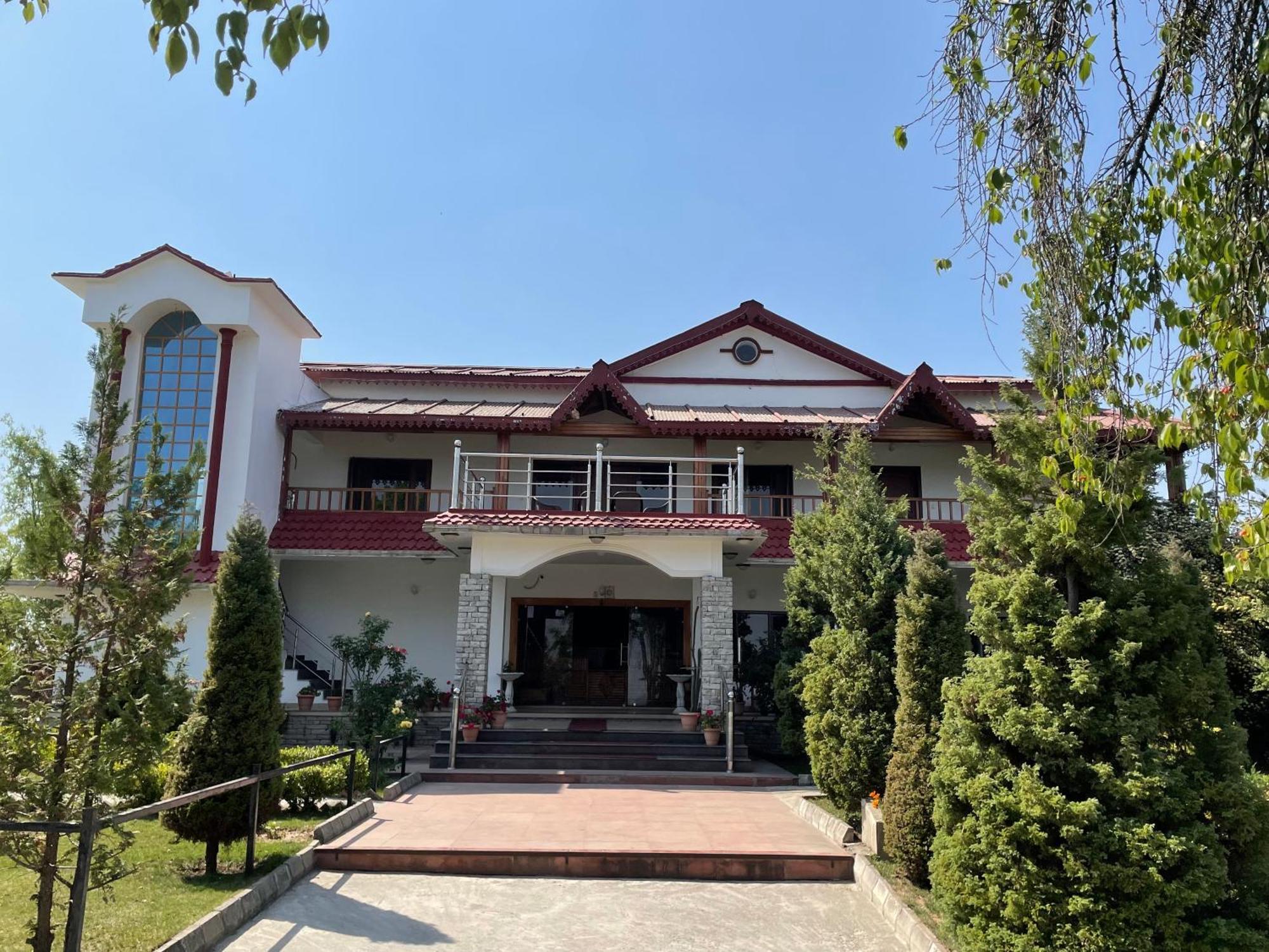 Shri Shail Inn Муктесвар Екстериор снимка