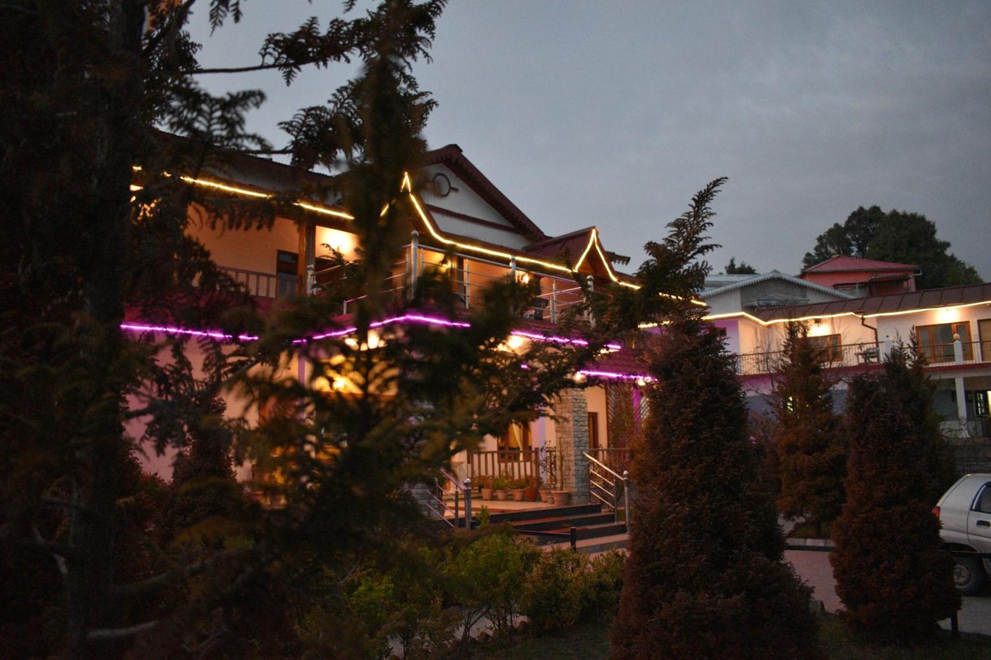Shri Shail Inn Муктесвар Екстериор снимка